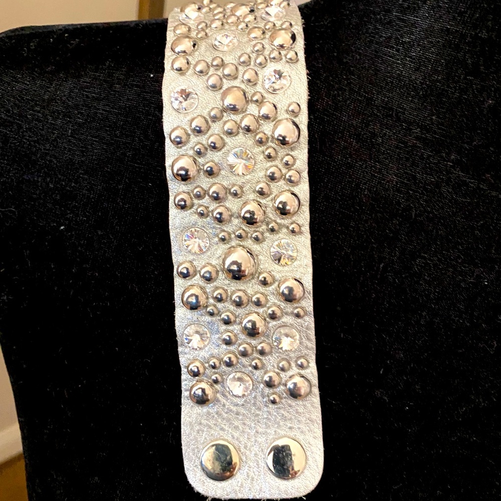 Leather silver metallic bracelet